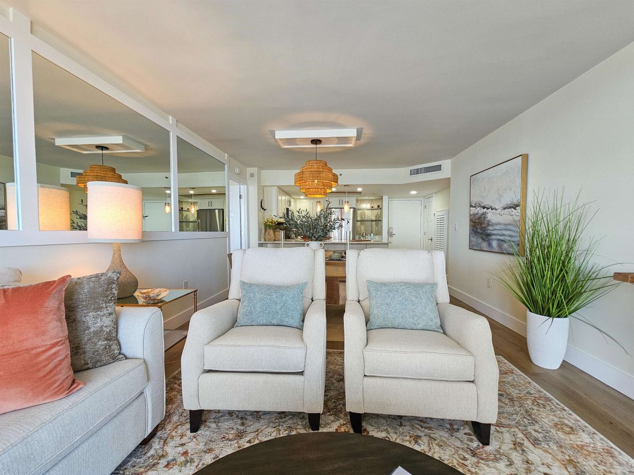 9820 Queensway Blvd. Photo 5