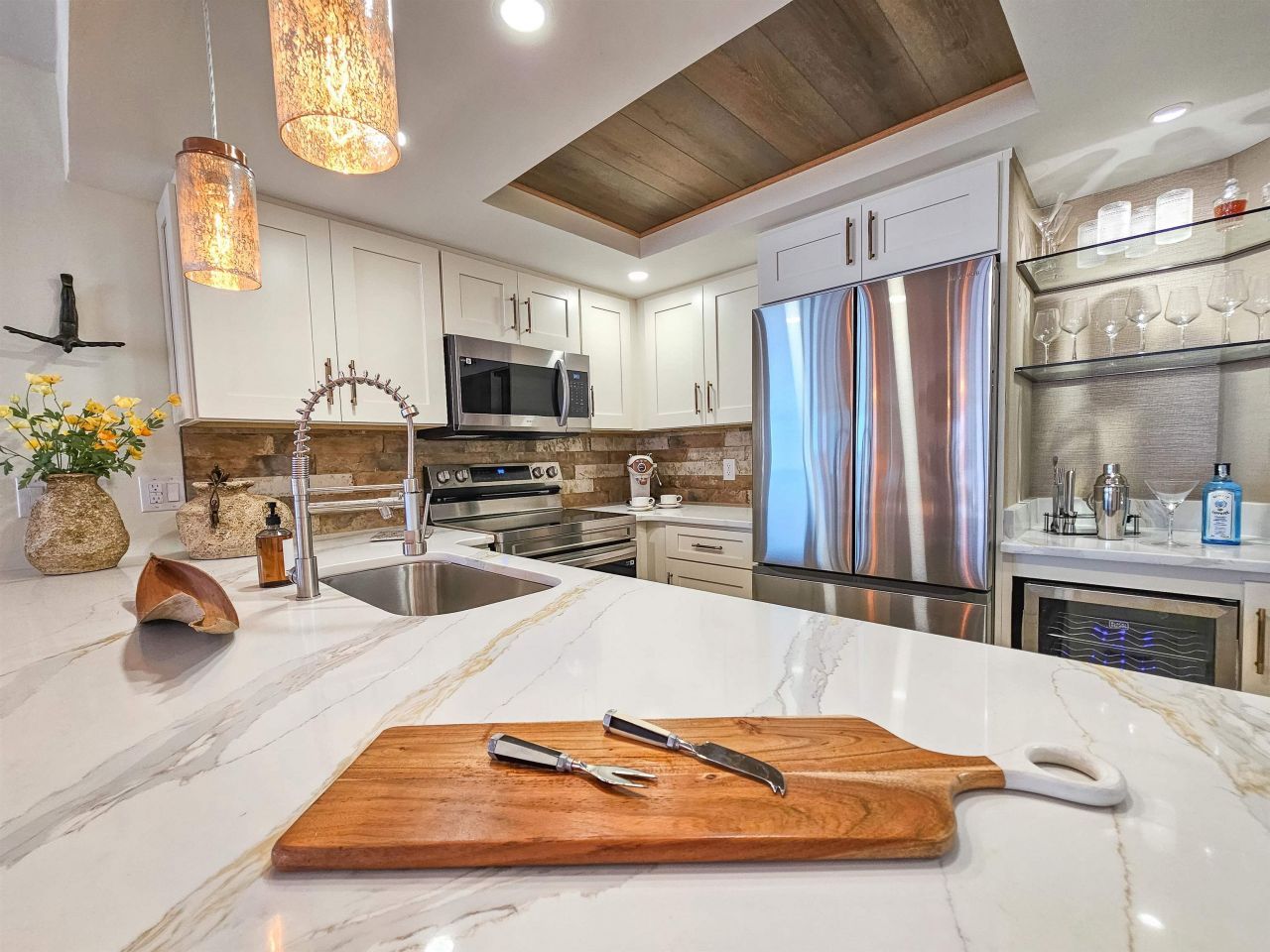 9820 Queensway Blvd. Photo 9