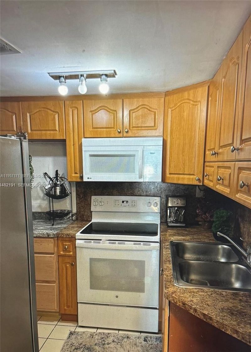 6220 SW 131st Ct, Unit 204, Miami, FL 33183 Photo