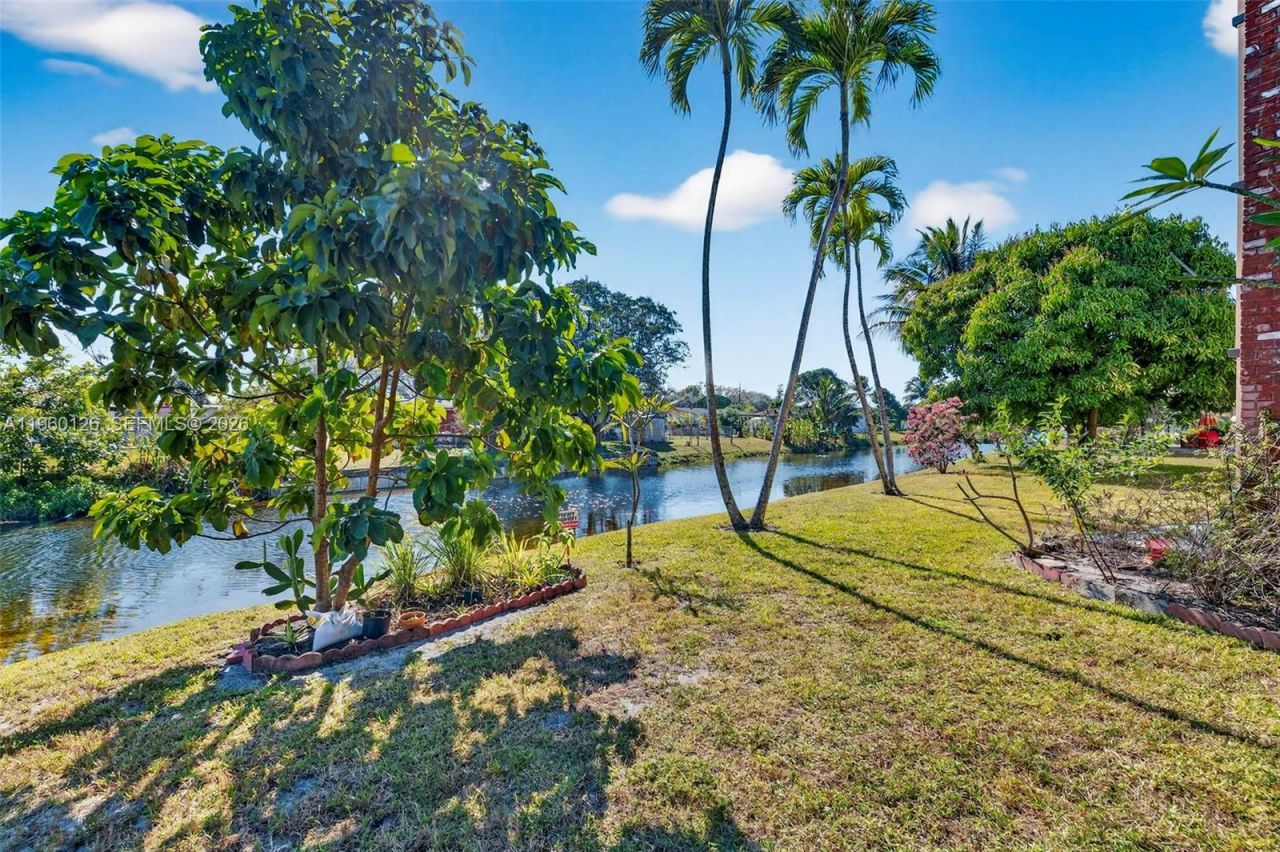 2901 NW 46th Ave, Unit 306, Lauderdale Lakes, FL 33313 Photo