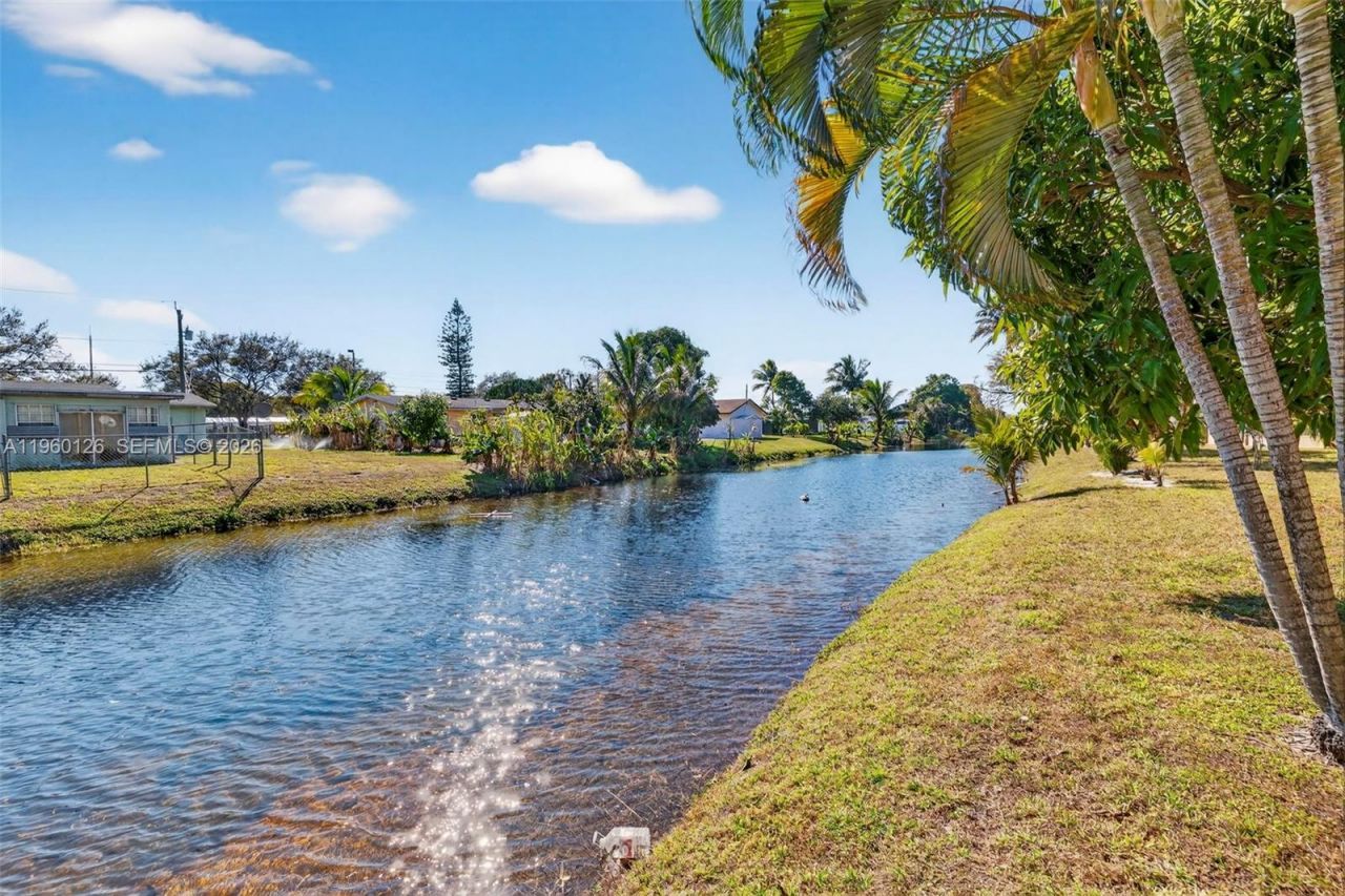 2901 NW 46th Ave, Unit 306, Lauderdale Lakes, FL 33313 Photo