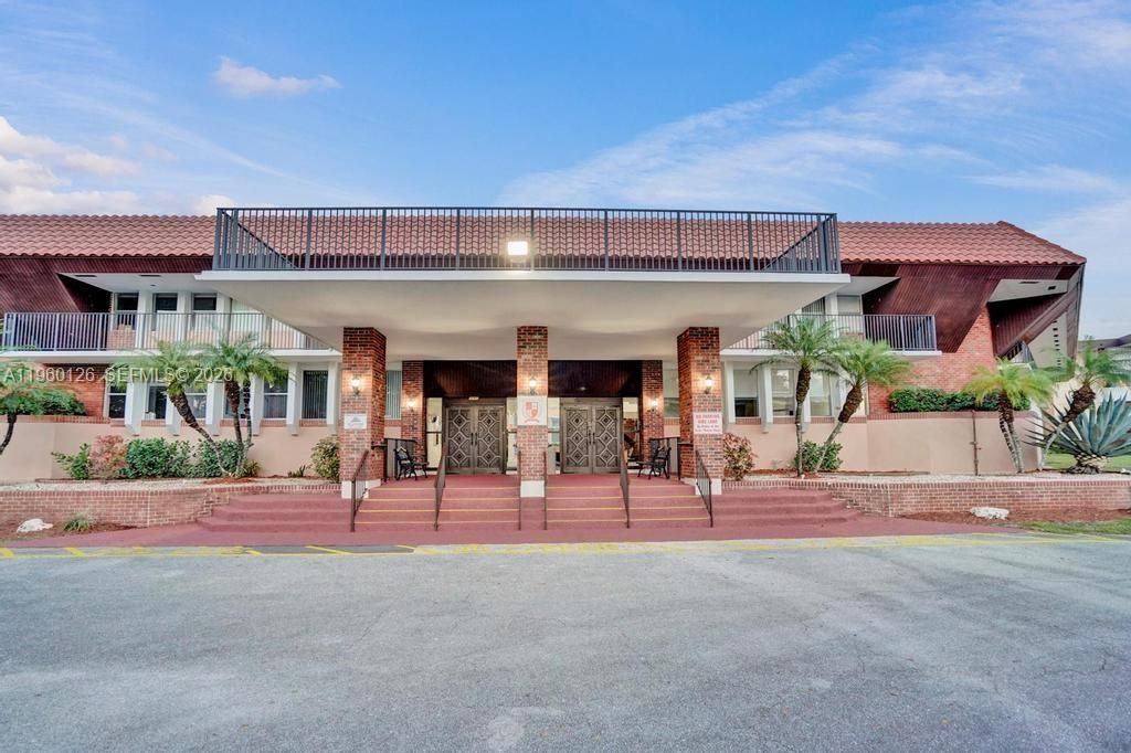 2901 NW 46th Ave, Unit 306, Lauderdale Lakes, FL 33313 Photo