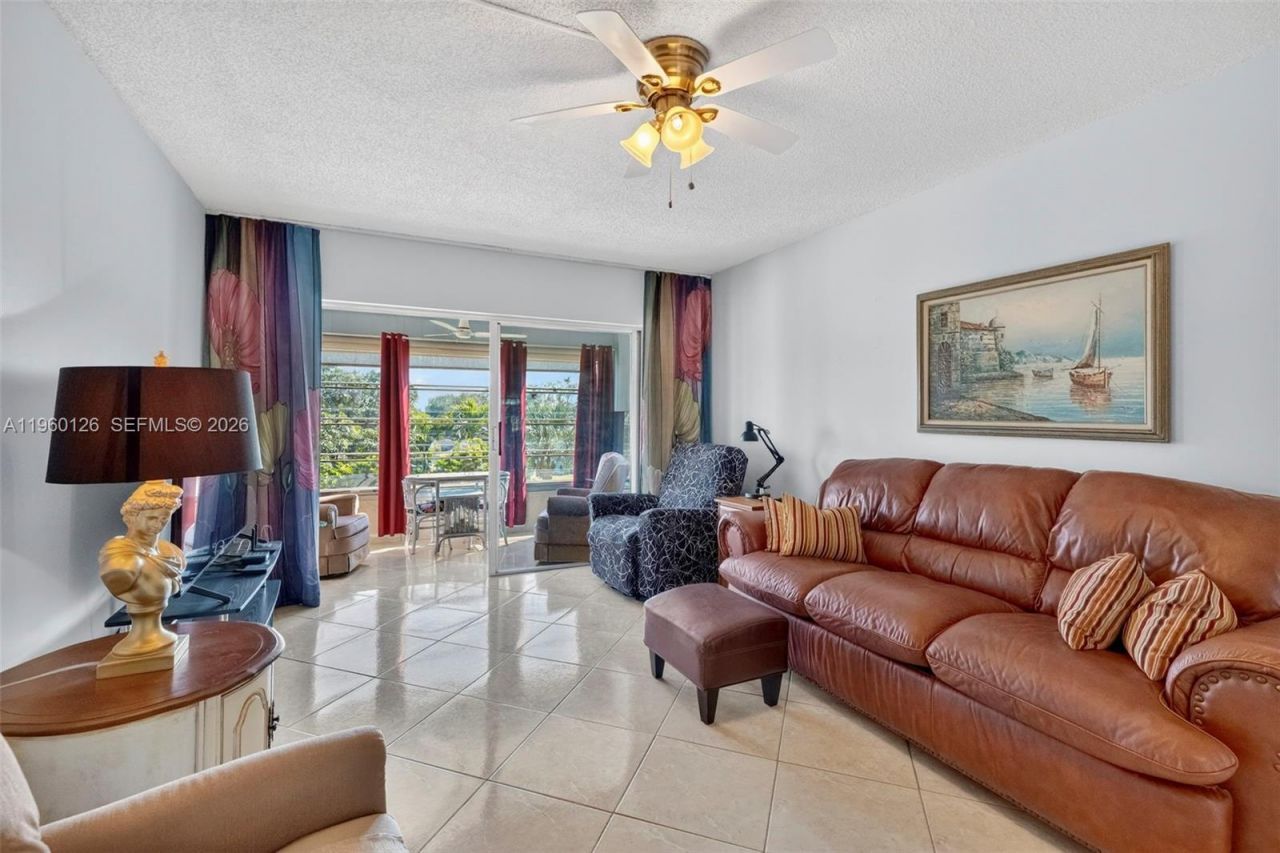 2901 NW 46th Ave, Unit 306, Lauderdale Lakes, FL 33313 Photo