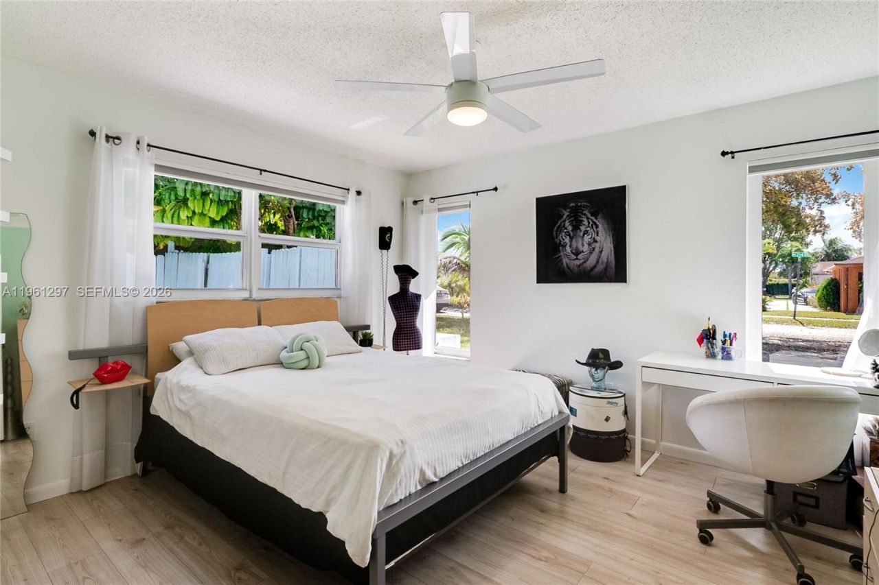 1925 NE 214th Ter, Miami, FL 33179 Photo