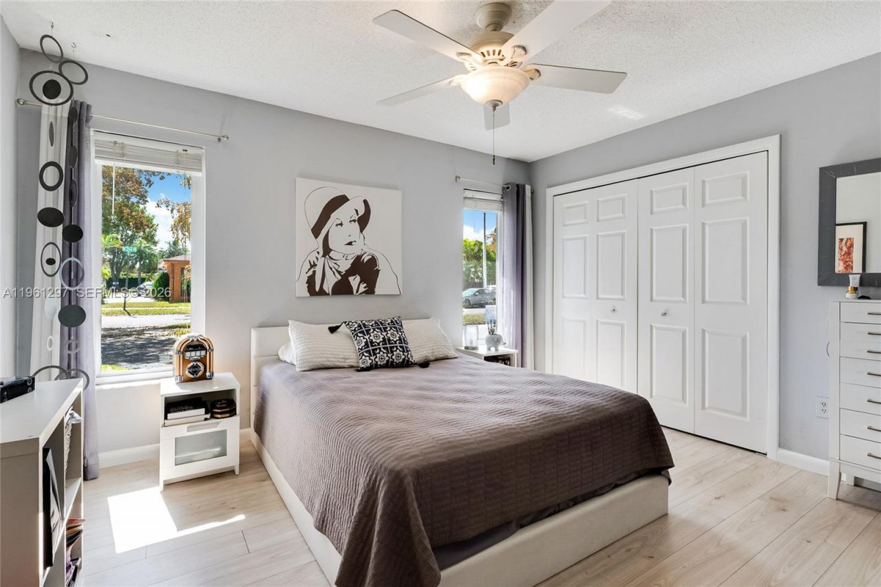 1925 NE 214th Ter, Miami, FL 33179 Photo