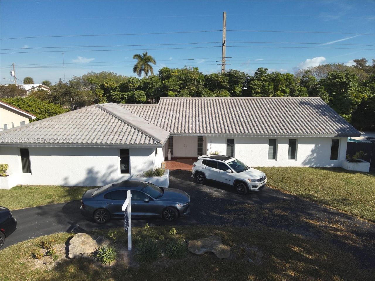 1925 NE 214th Ter, Miami, FL 33179 Photo