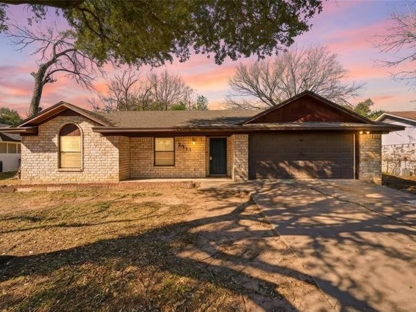 2711 Old Robinson Road, Waco, TX 76706