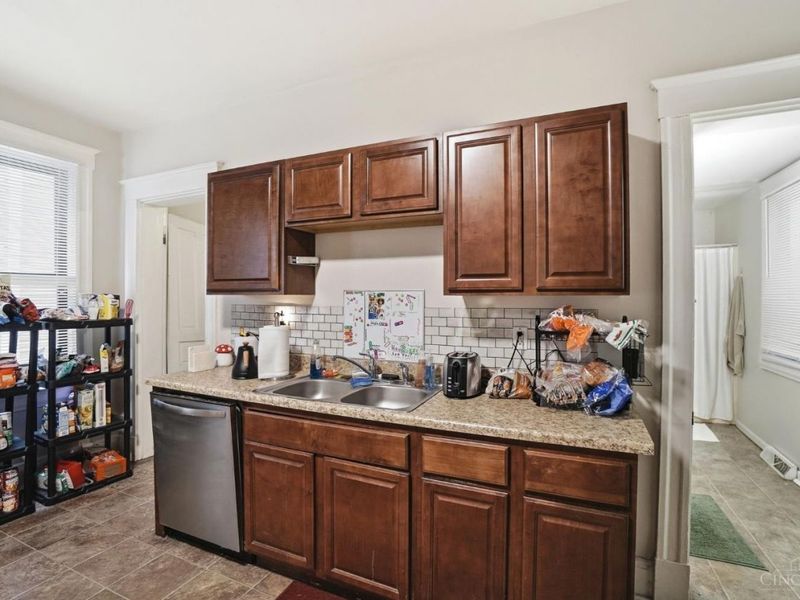 2357 Victor Street, Cincinnati, OH 45219 Photo 10