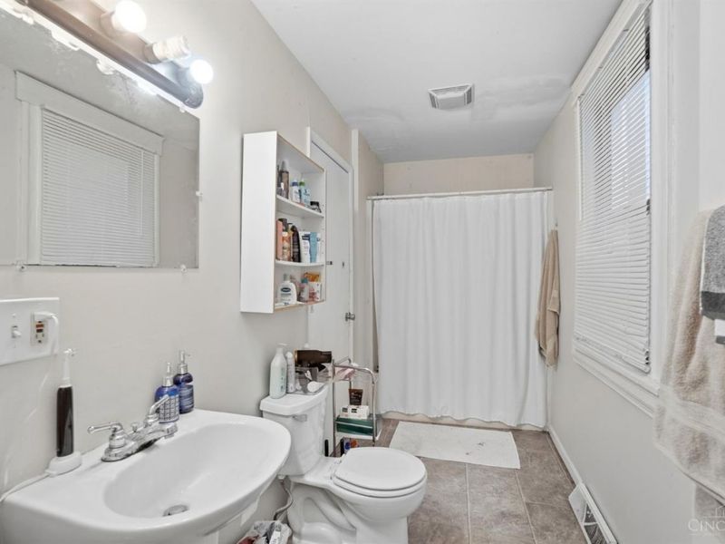 2357 Victor Street, Cincinnati, OH 45219 Photo 14