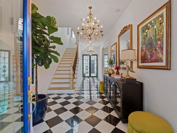 1804 S 6th ST, Austin, TX 78704