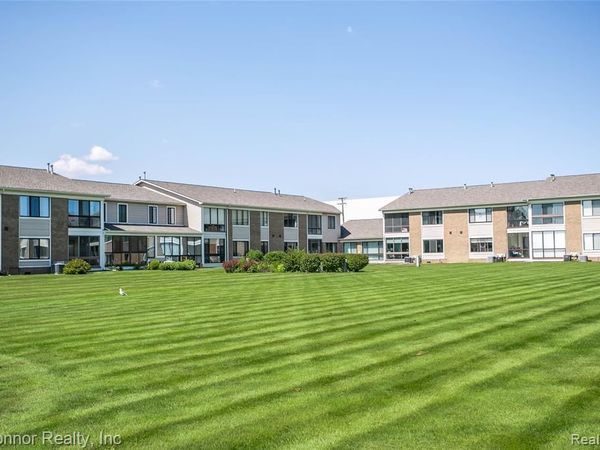 1660 River Road, Marysville, MI 48040