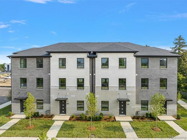 2813 Summers Place, Troy, MI 48084