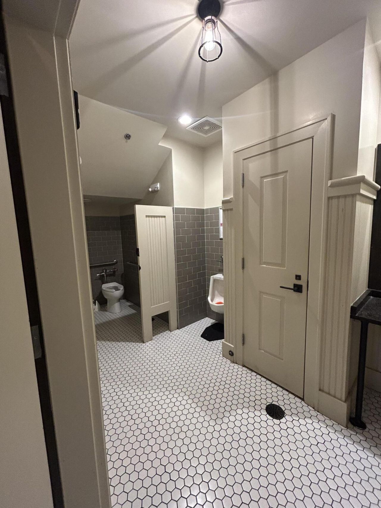 835 Coleman Boulevard Photo 14