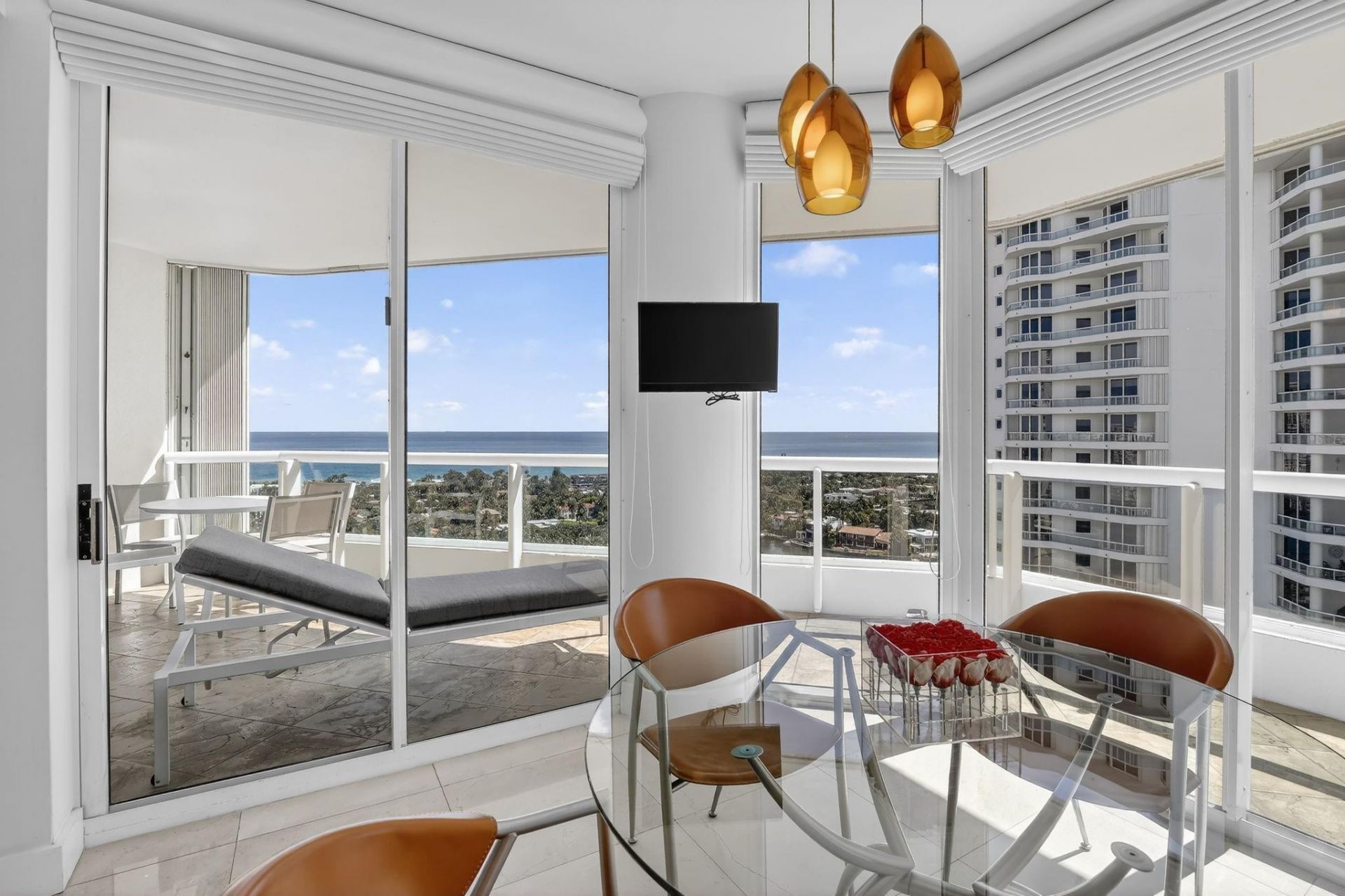 21150 Point Place, Unit 2201, Miami, FL 33180 Photo