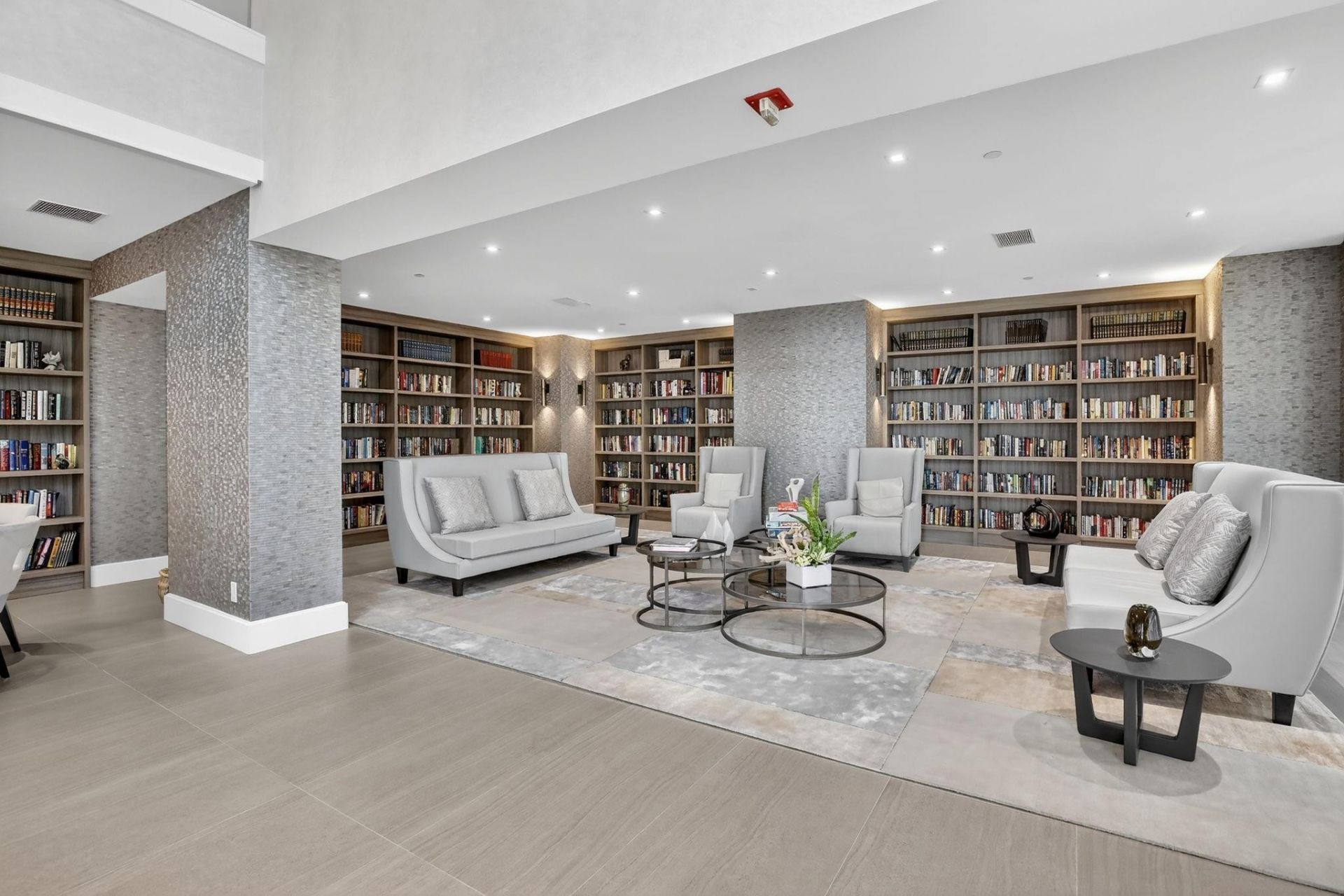 21150 Point Place, Unit 2201, Miami, FL 33180 Photo