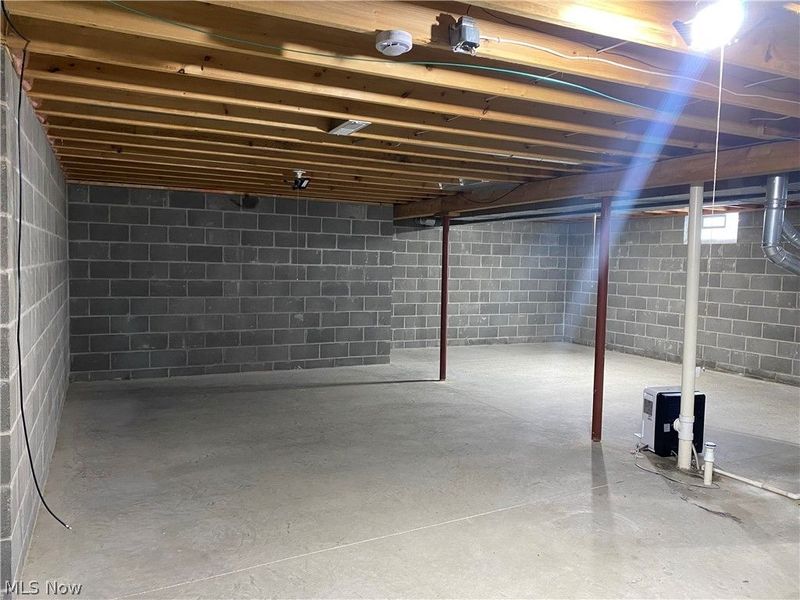 313 Abby Lane, Hartville, OH 44632 Photo 18