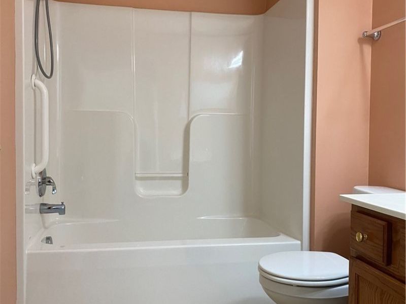 313 Abby Lane, Hartville, OH 44632 Photo 9