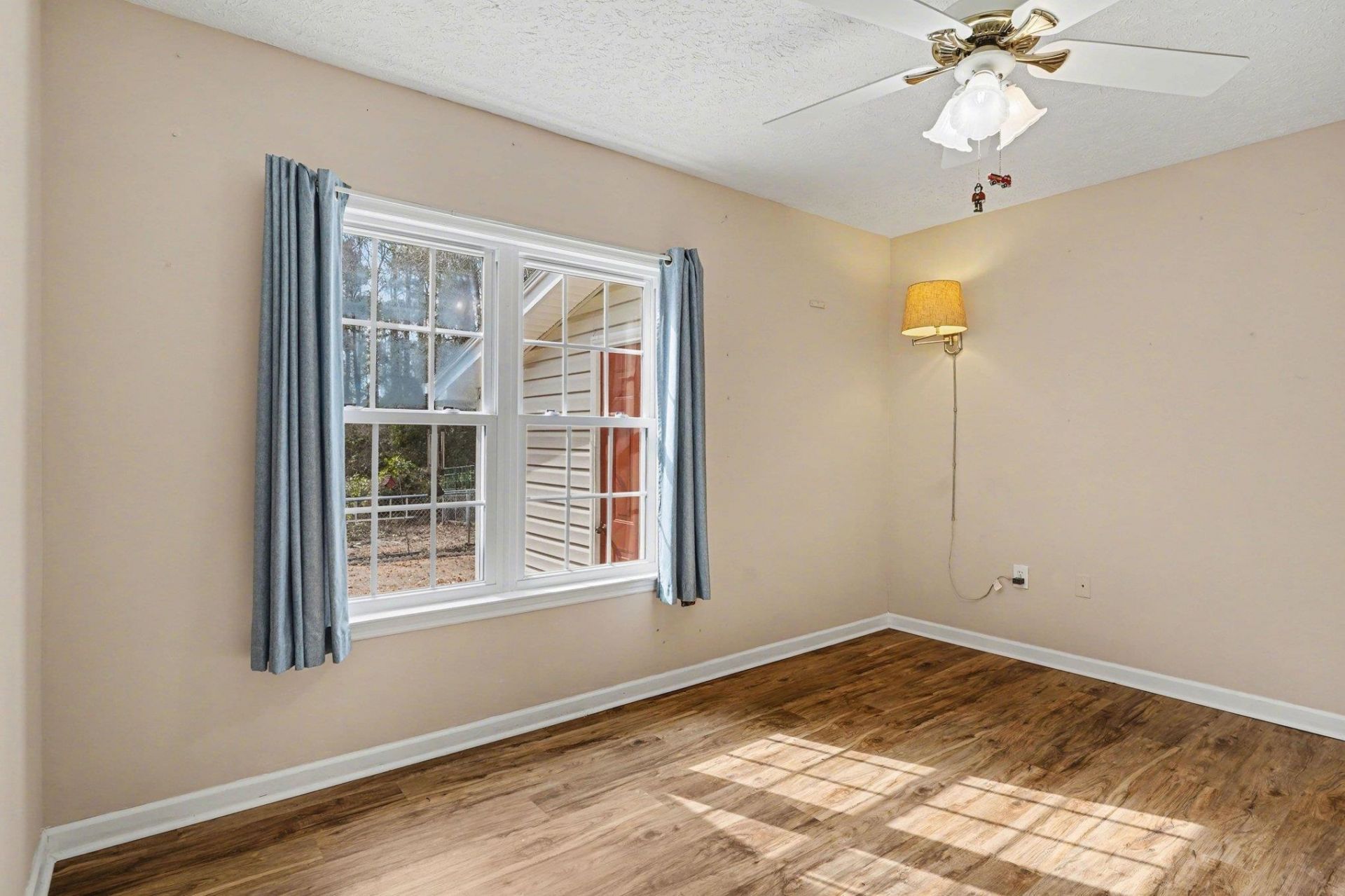 973 Castlewood Dr. Photo 11