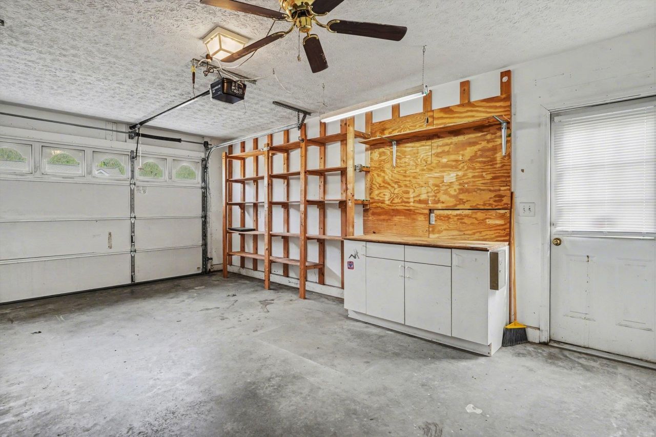 973 Castlewood Dr. Photo 13