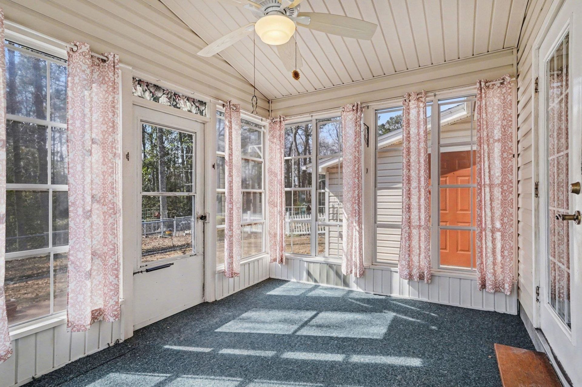 973 Castlewood Dr. Photo 19