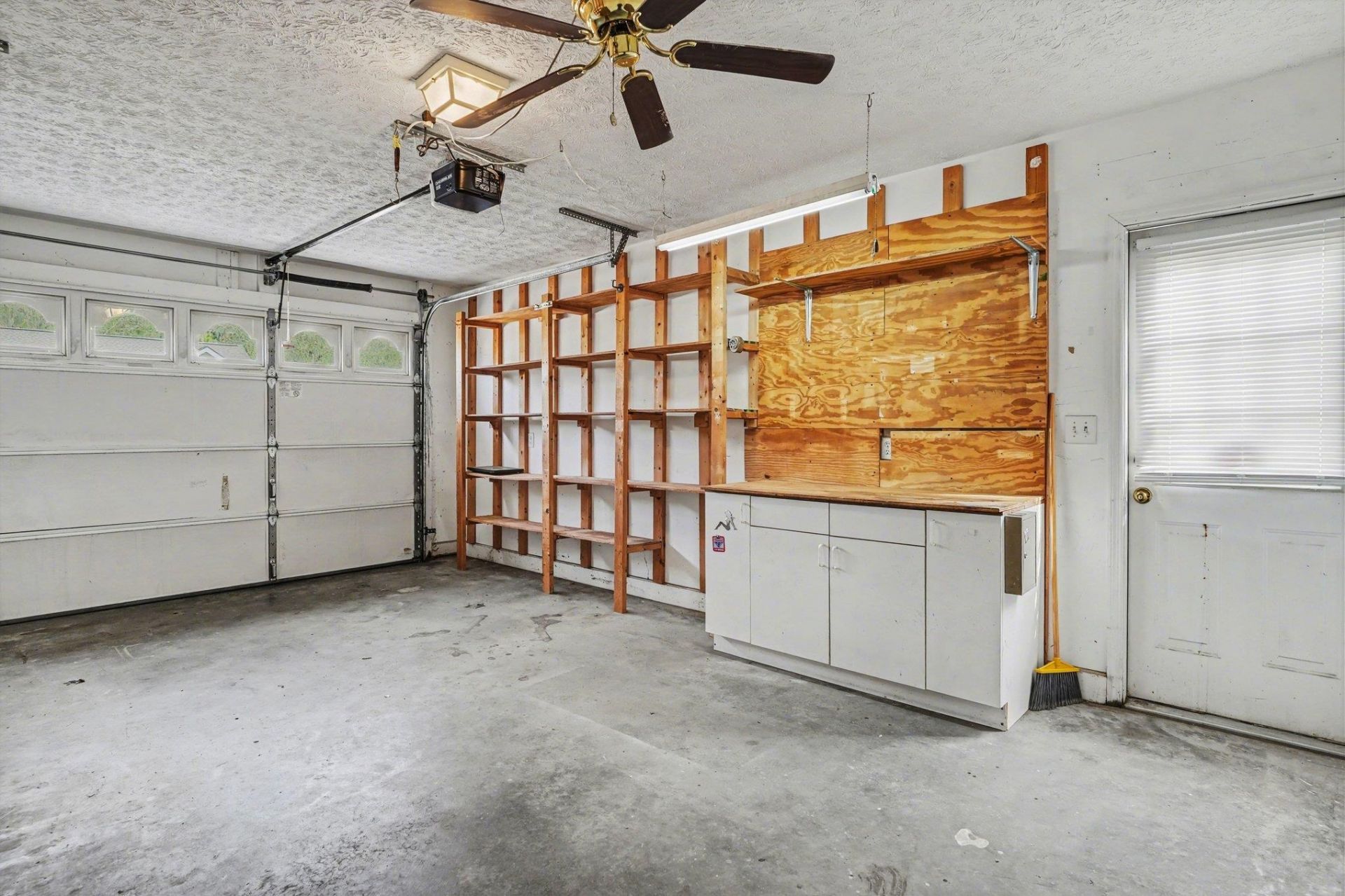 973 Castlewood Dr. Photo 21