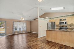 973 Castlewood Dr. photo 4