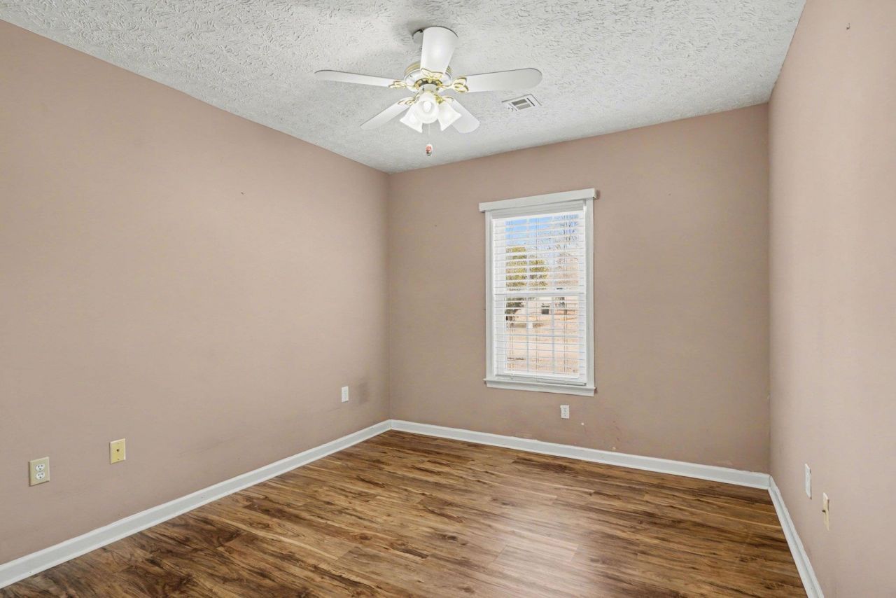 973 Castlewood Dr. Photo 9