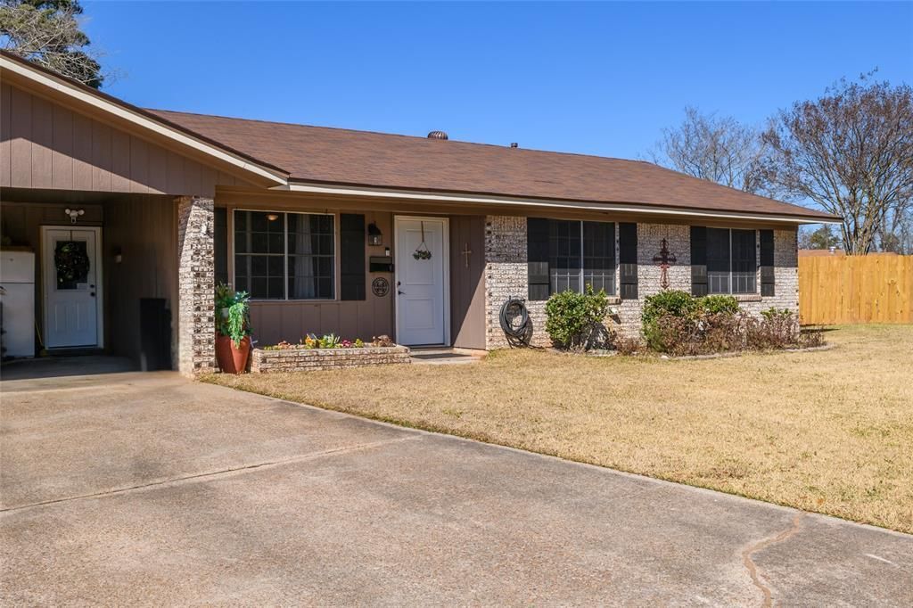 1913 Venus Circle Bossier City, LA 71112