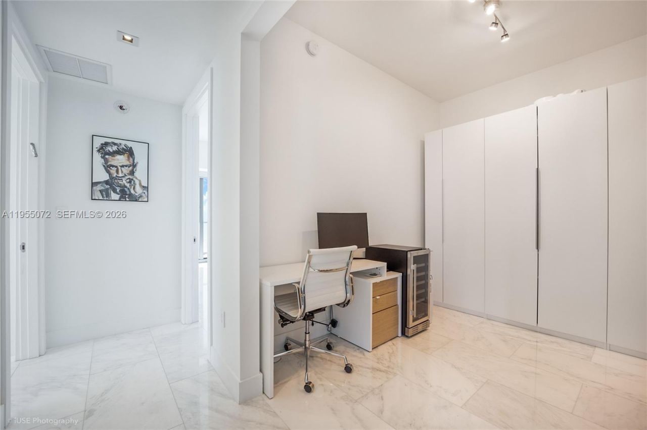 1451 Brickell Ave , Unit 3902, Miami, FL 33131 Photo
