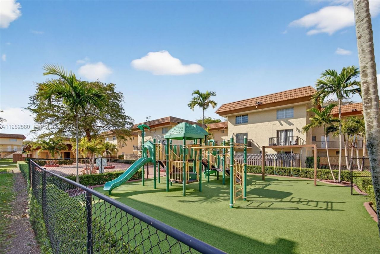 8550 SW 109th Ave, Unit 5-110, Miami, FL 33173 Photo