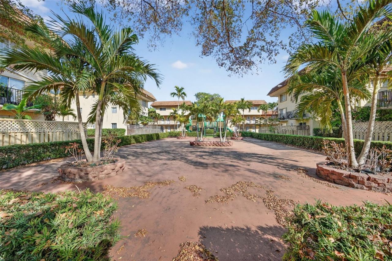 8550 SW 109th Ave, Unit 5-110, Miami, FL 33173 Photo