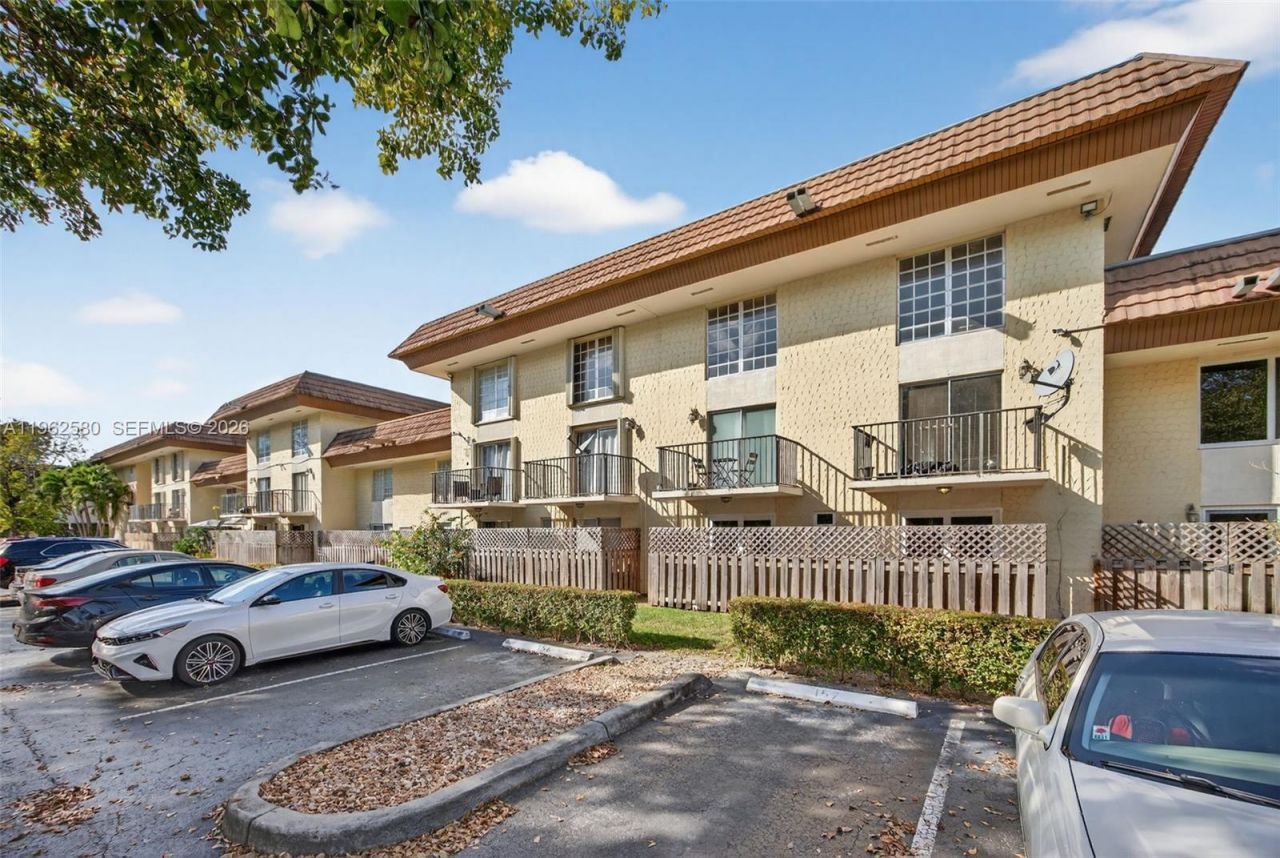 8550 SW 109th Ave, Unit 5-110, Miami, FL 33173 Photo