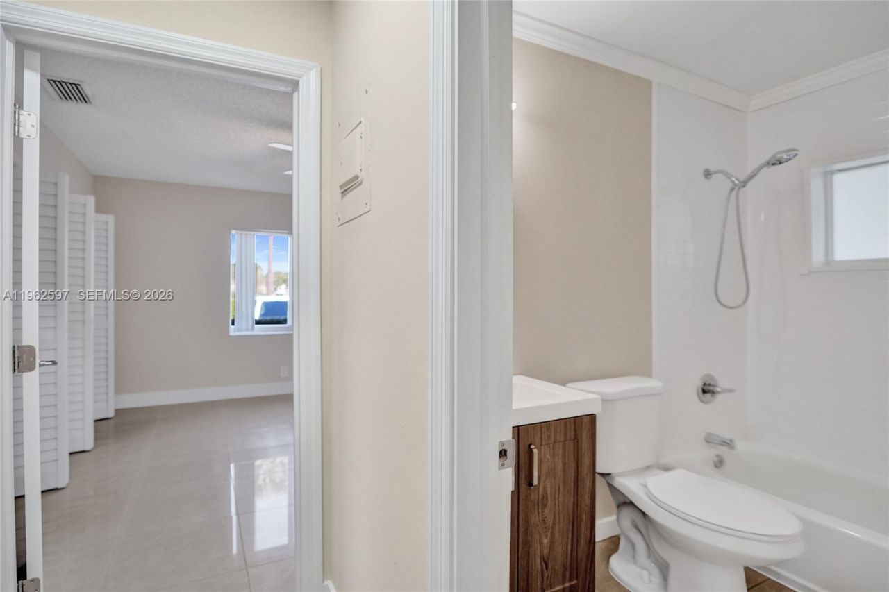 920 SW 28th St 1-2, Fort Lauderdale, FL 33315 Photo