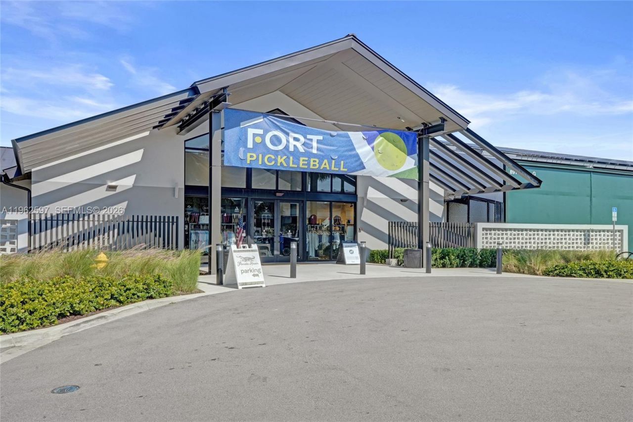 920 SW 28th St 1-2, Fort Lauderdale, FL 33315 Photo