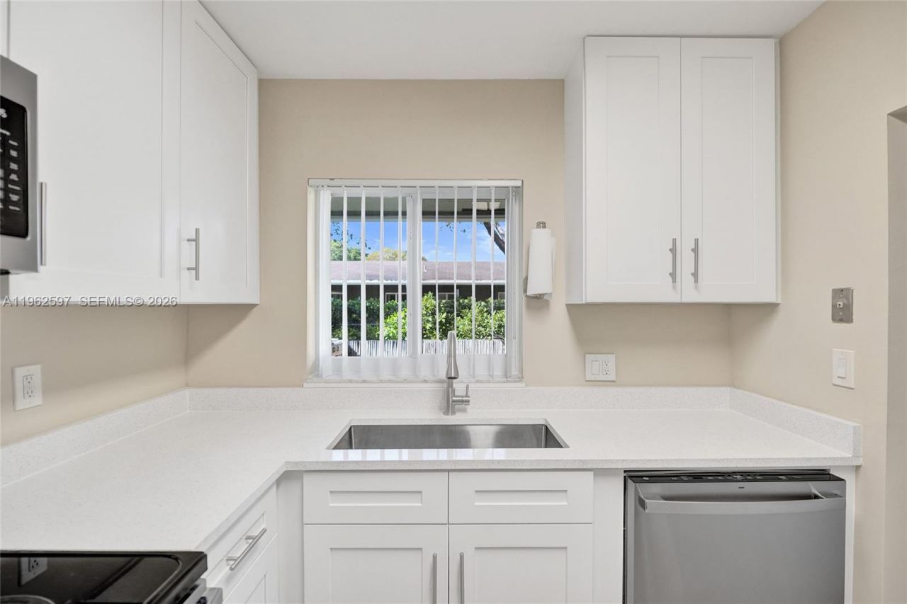 920 SW 28th St 1-2, Fort Lauderdale, FL 33315 Photo