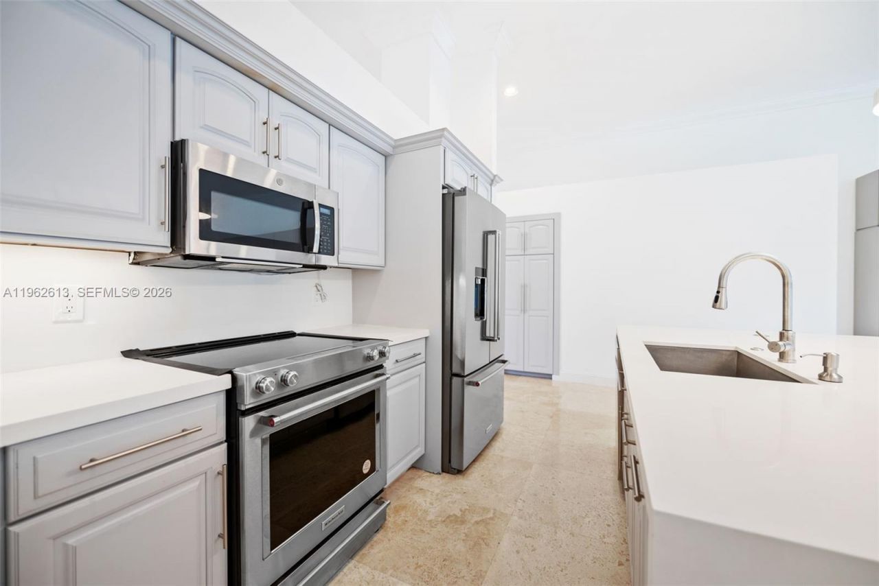 2497 Bay Isle Dr, Weston, FL 33327 Photo