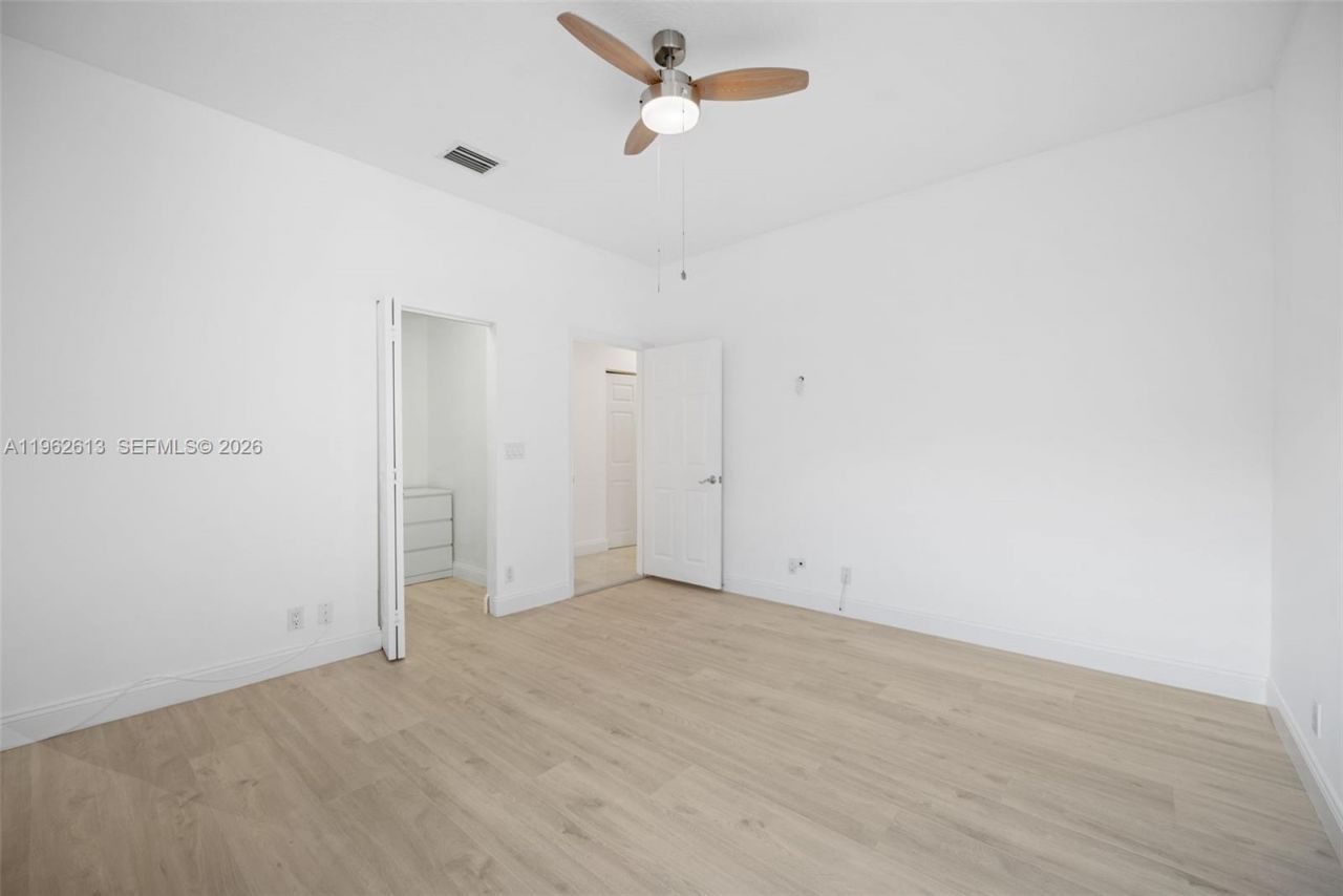 2497 Bay Isle Dr, Weston, FL 33327 Photo