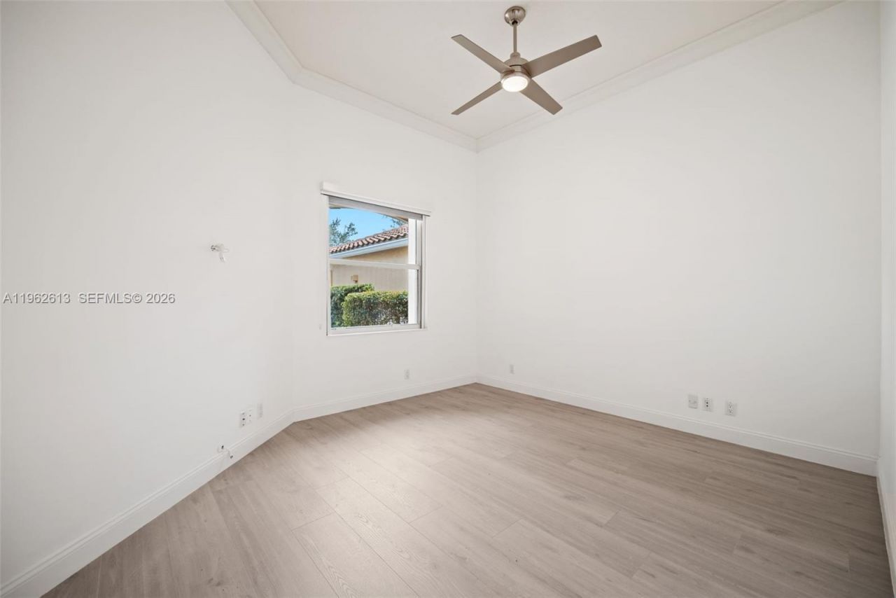 2497 Bay Isle Dr, Weston, FL 33327 Photo