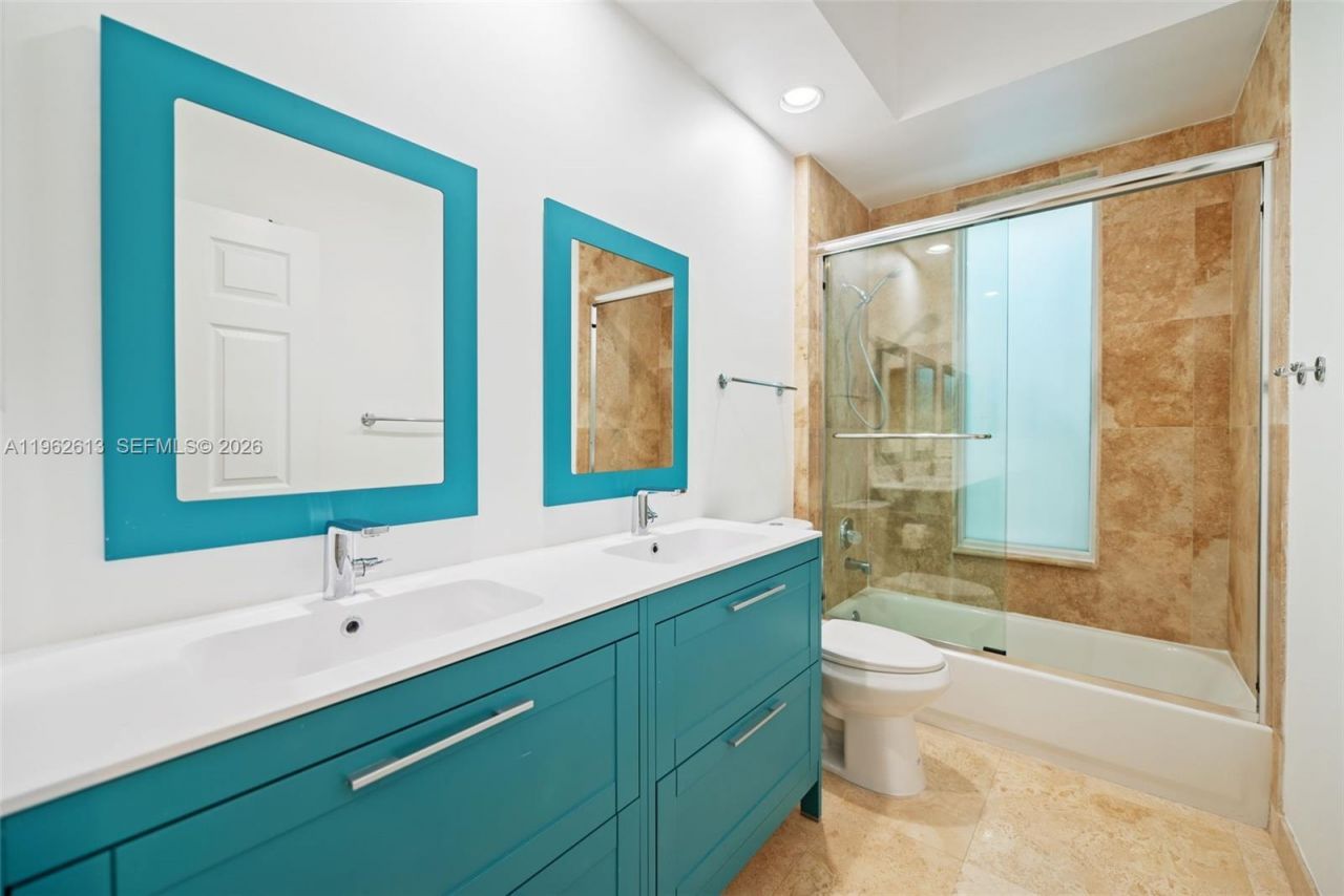 2497 Bay Isle Dr, Weston, FL 33327 Photo