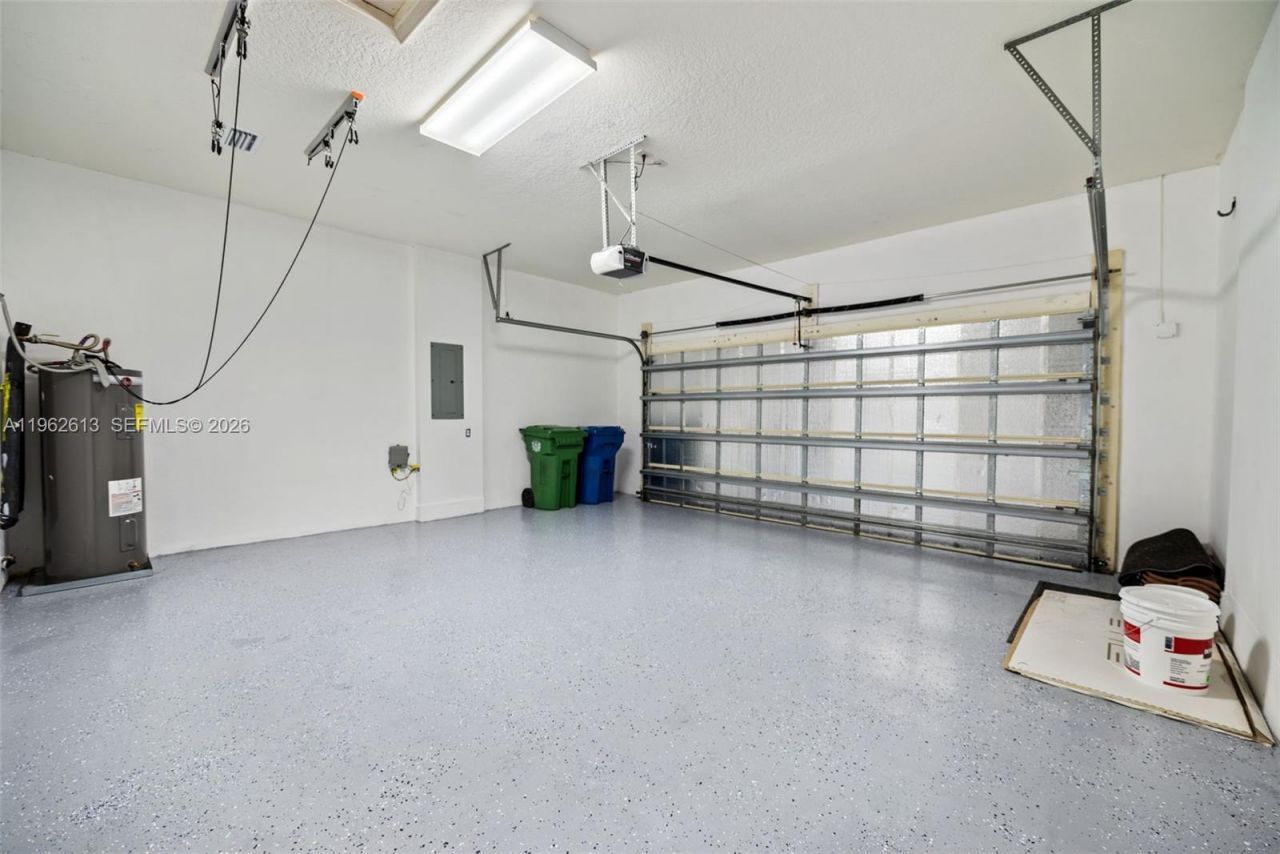 2497 Bay Isle Dr, Weston, FL 33327 Photo