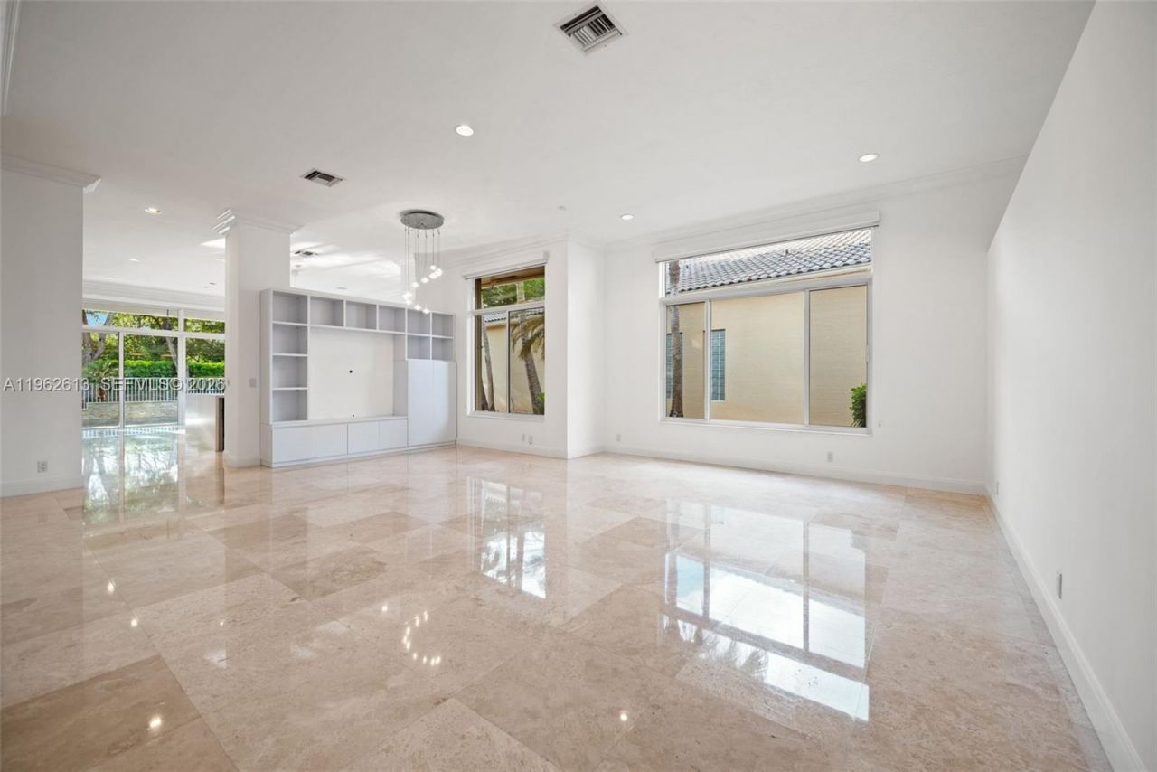 2497 Bay Isle Dr, Weston, FL 33327 Photo