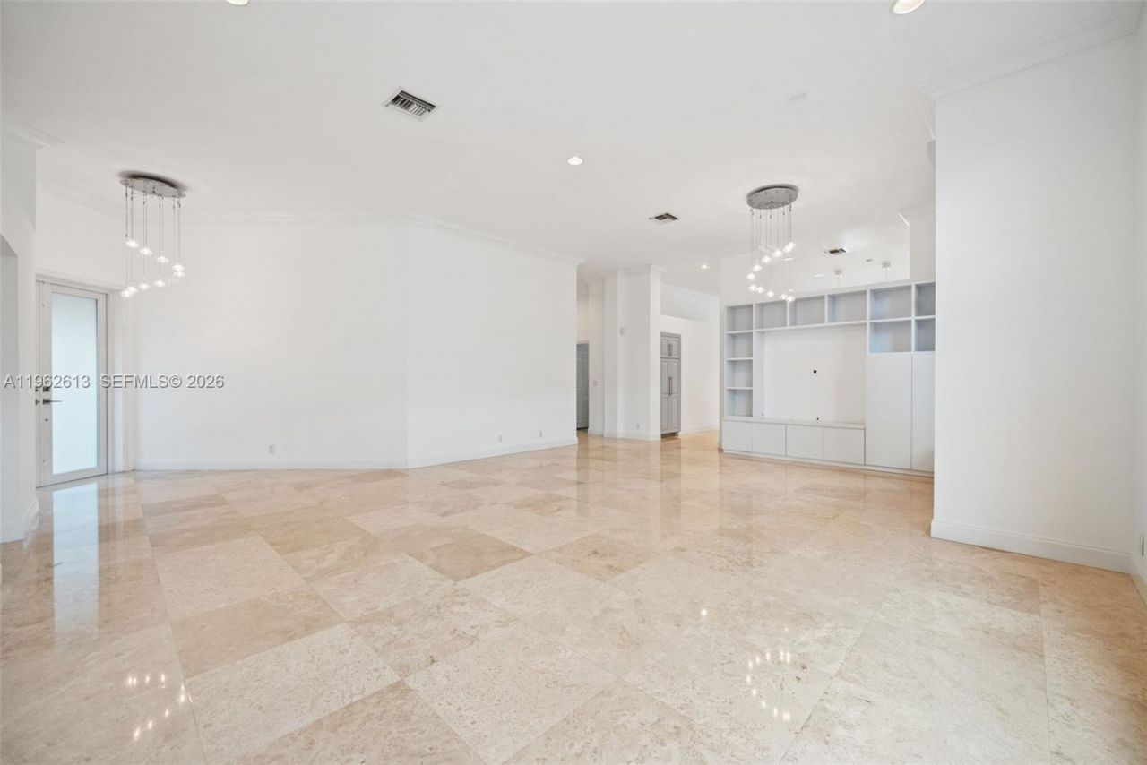 2497 Bay Isle Dr, Weston, FL 33327 Photo