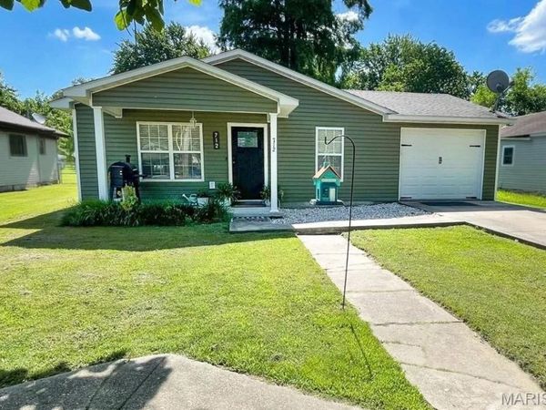 712 W Oak Street, Dexter, MO 63841