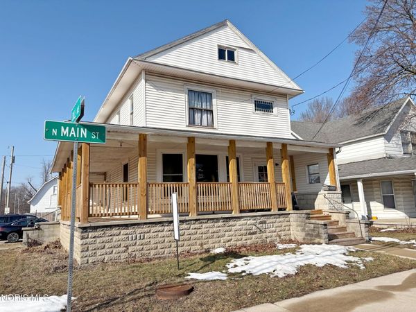 933 N Main Street, Bowling Green, OH 43402