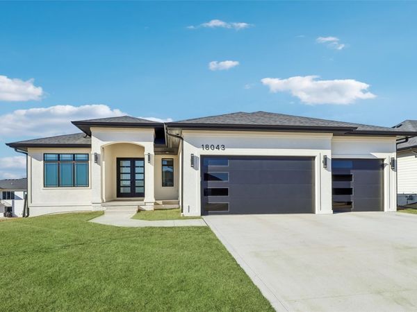 18043 Townsend Drive, Clive, IA 50325
