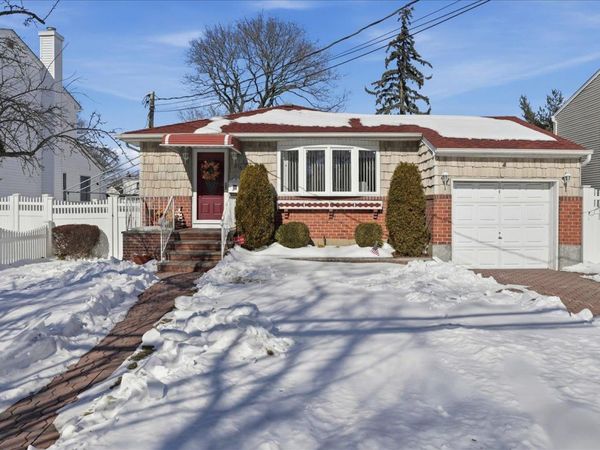 2761 Preston Place, North Bellmore, NY 11710