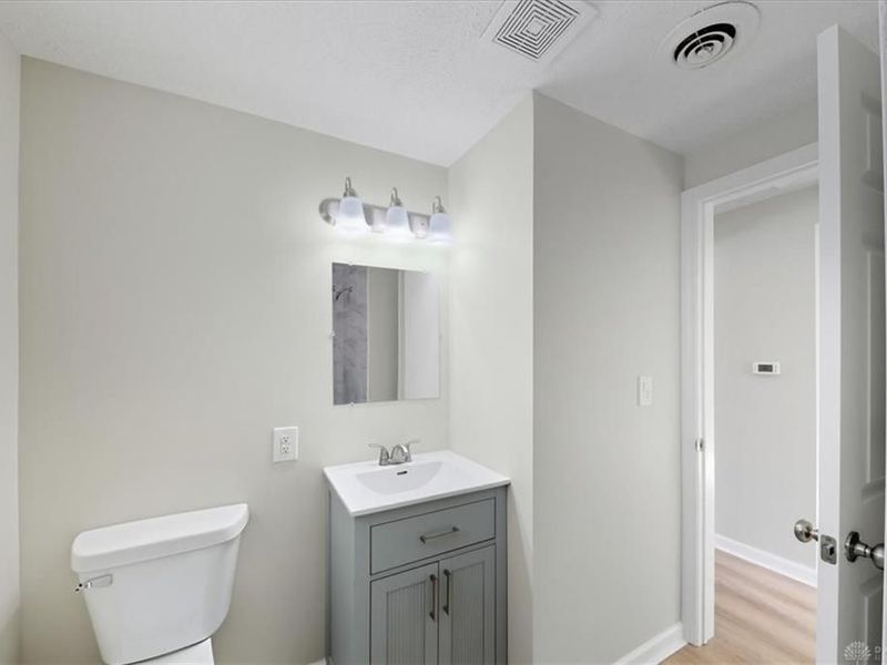 12130 Lakefront Drive, Hillsboro, OH 45133 Photo 18