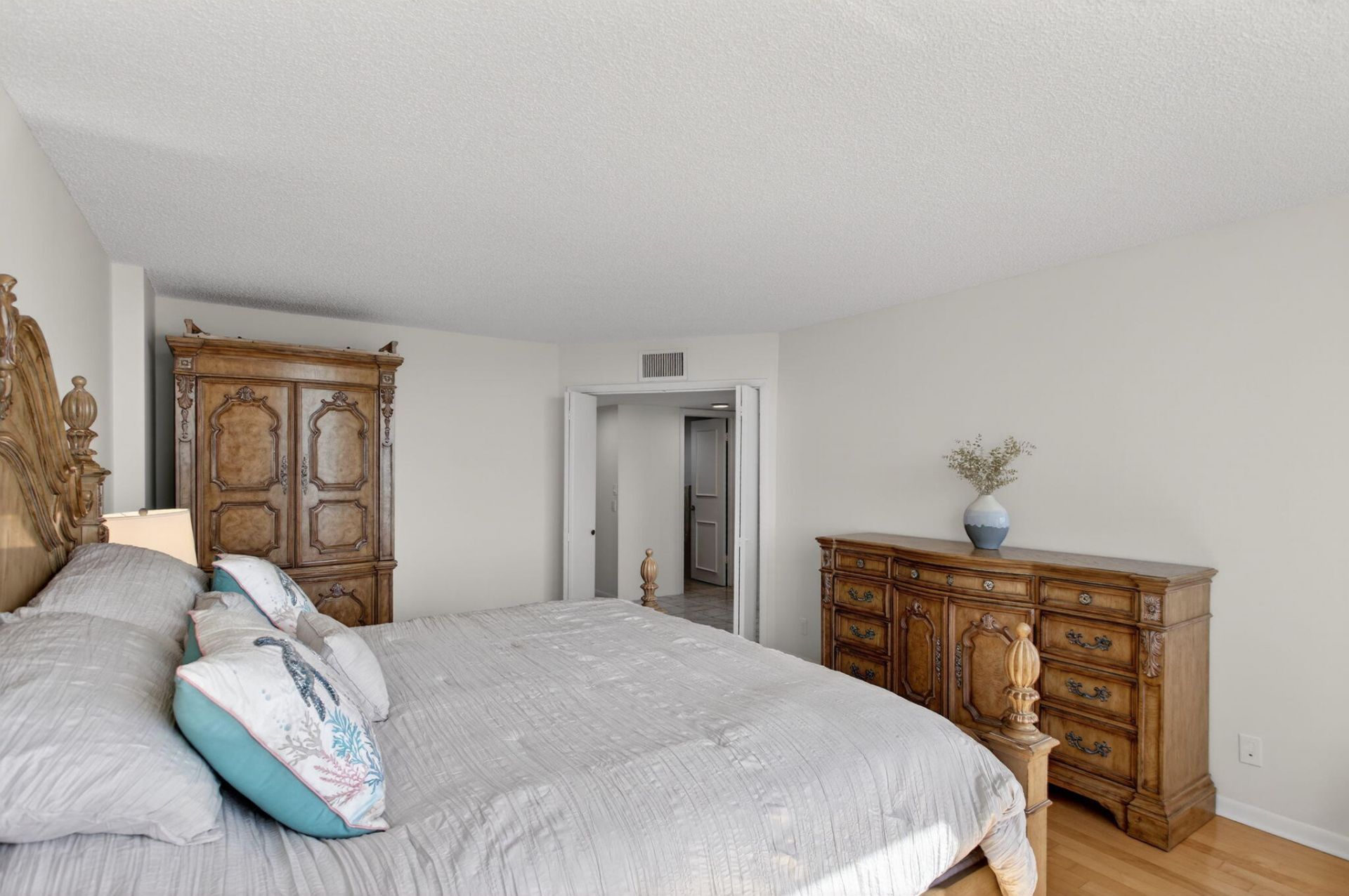 1147 Hillsboro Mile, Unit 908, Hillsboro Beach, FL 33062 Photo