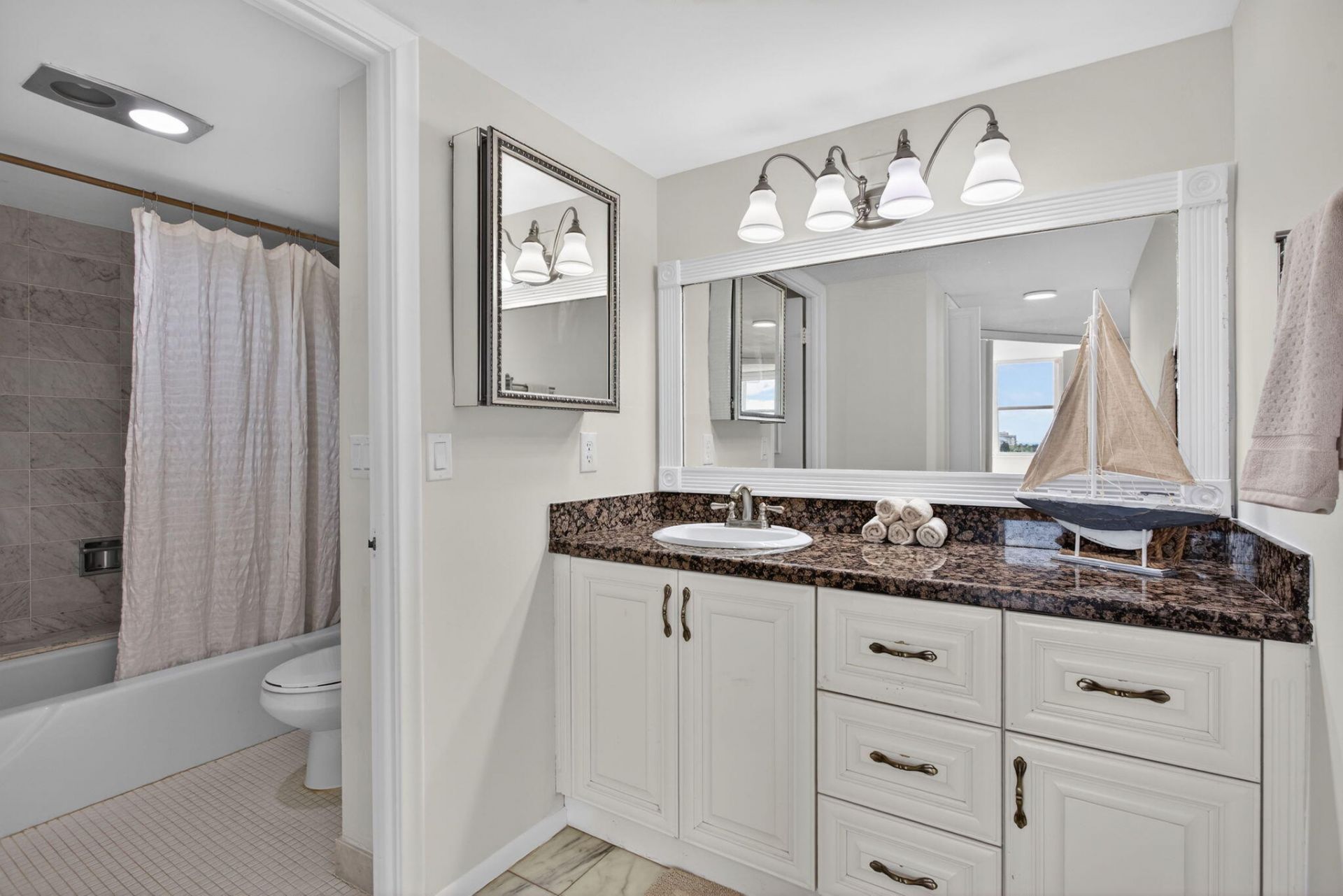 1147 Hillsboro Mile, Unit 908, Hillsboro Beach, FL 33062 Photo