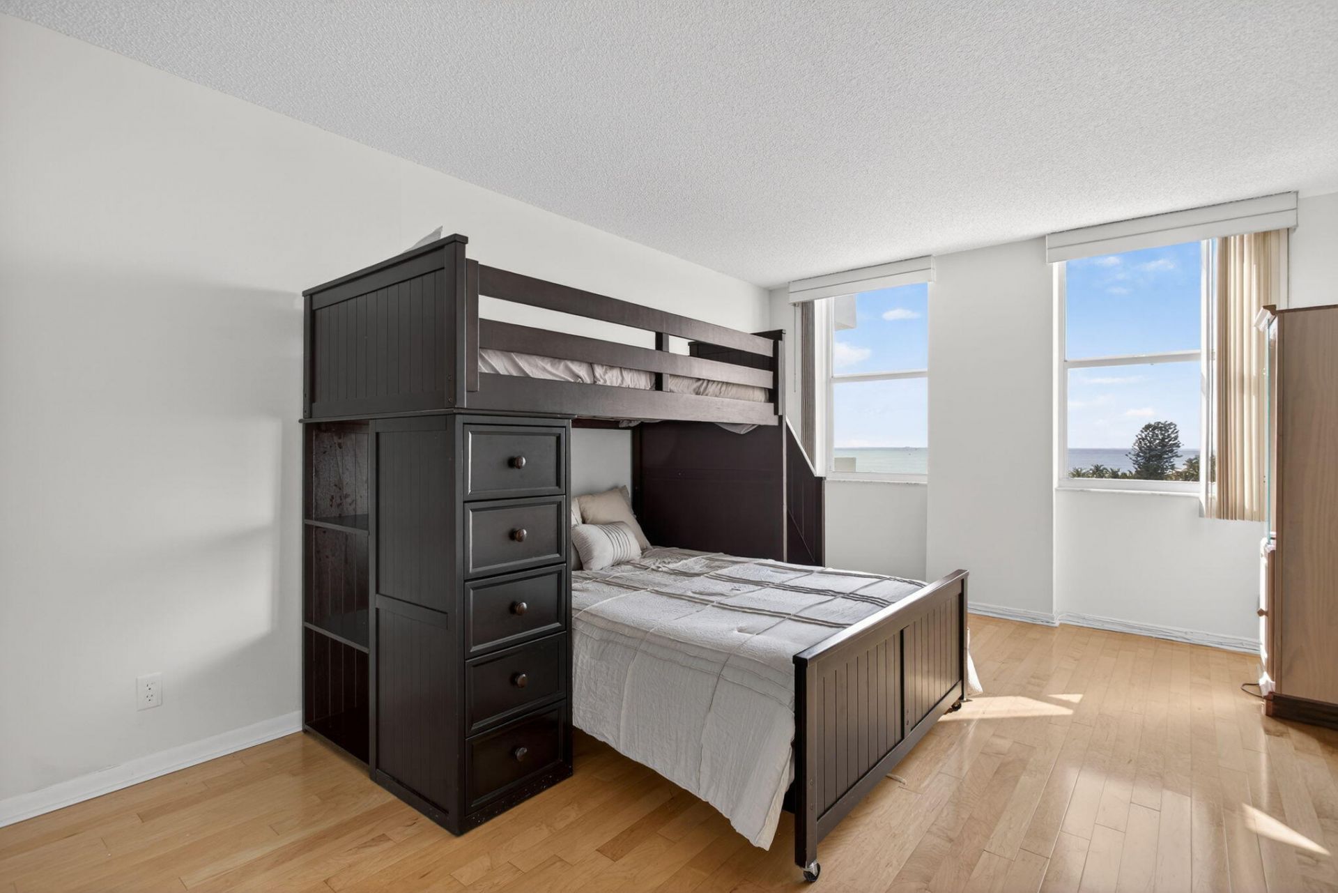 1147 Hillsboro Mile, Unit 908, Hillsboro Beach, FL 33062 Photo